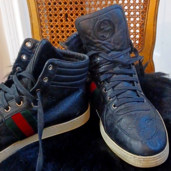 AUTHENTIC GUCCI SIGNATURE  MONOGRAM ITALIAN LEATHER HIGH TOP SNEAKERS 12 - Picture 2 of 14